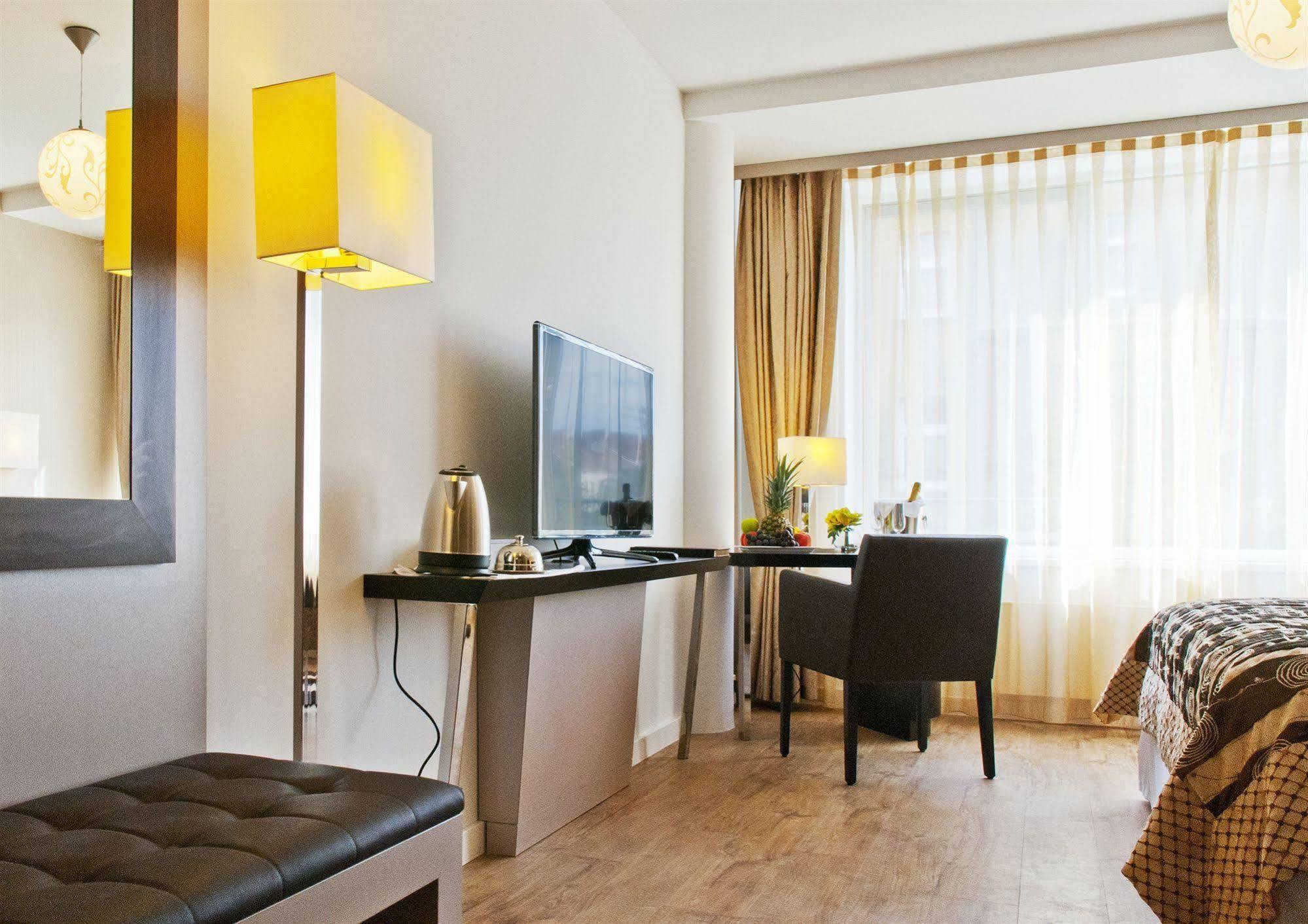 Hotel Vier Jahreszeiten Berlin City Exteriér fotografie